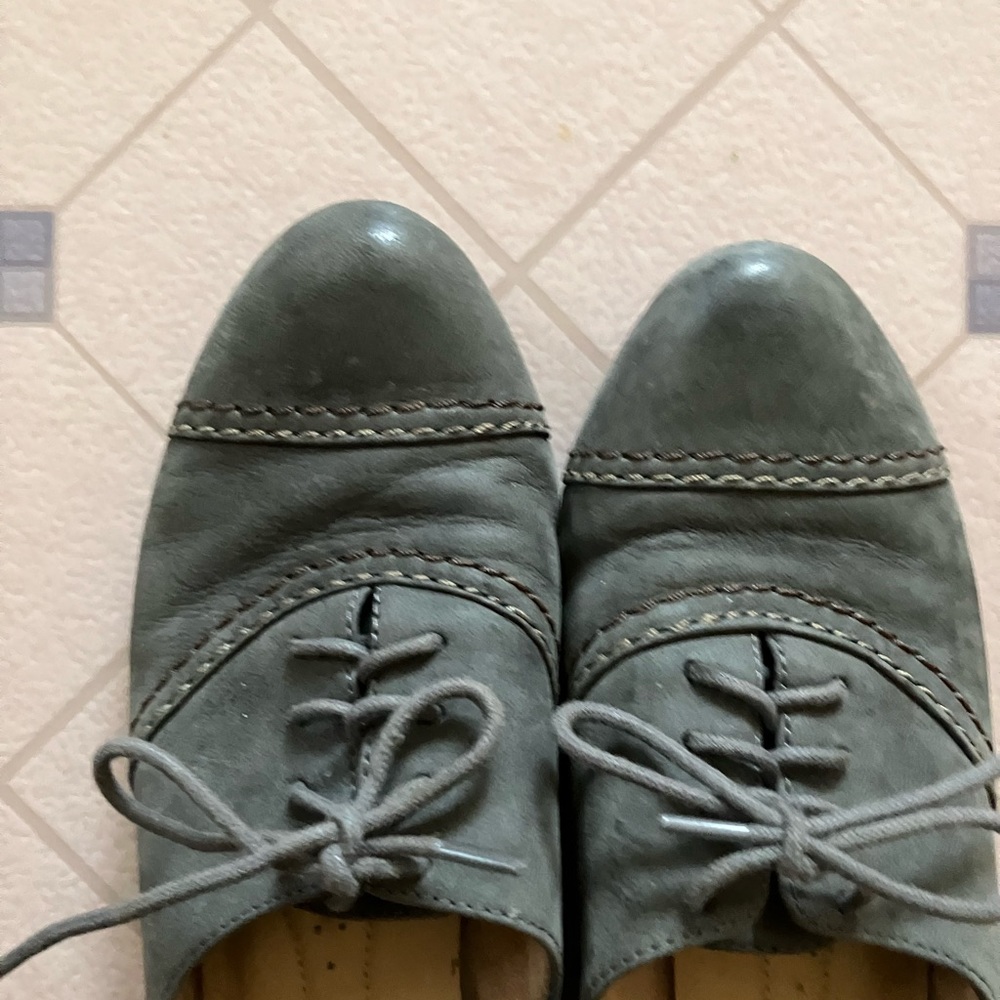 Naturalizer Nubuck Saddle shoes size 6